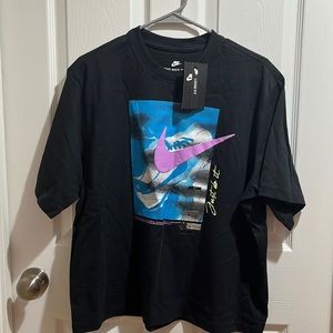Nike Women’s Boxy T-Shirt | Large |